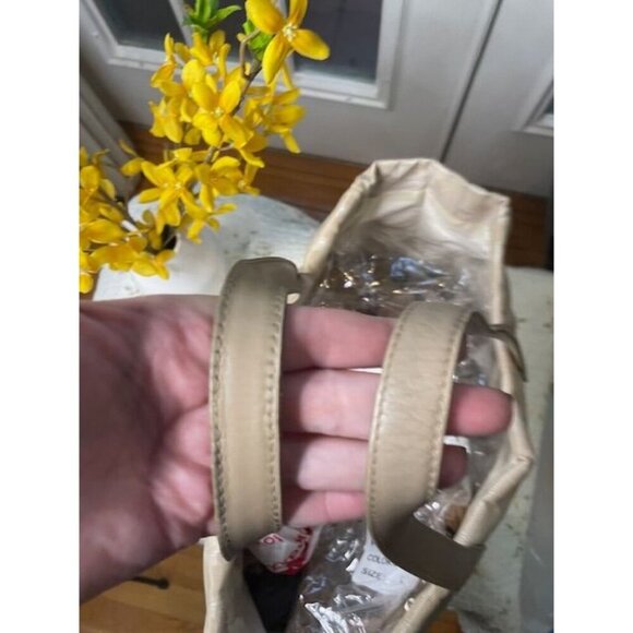 Chanel on the Go: Cream of the Crop – Preloved Travel Line Tote - Picture 6 of 14